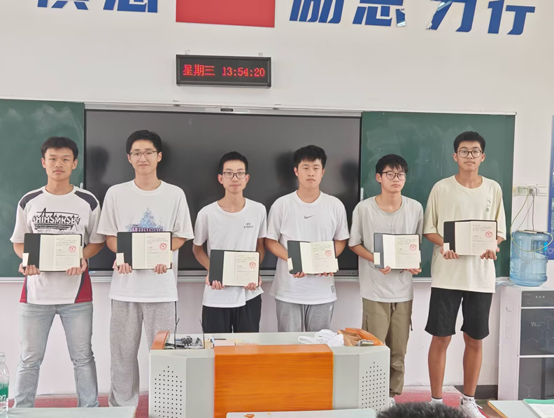 匠心筑梦绽芳华 数控高职学子喜获表彰荣誉