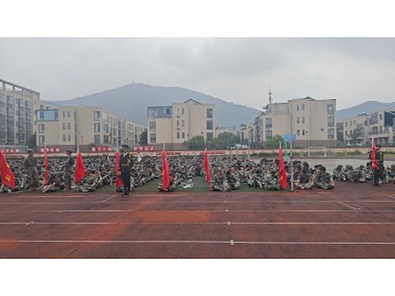 船舶工程学院2025级新生军训圆满收官
