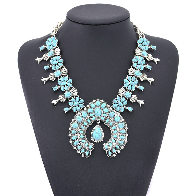Boho Turquoise Flower Pendant Alloy Necklace