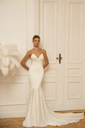 luxurious sleeveless mermaid wedding dress with scoop neck embroidered with 3D white flowers,with silk main material.