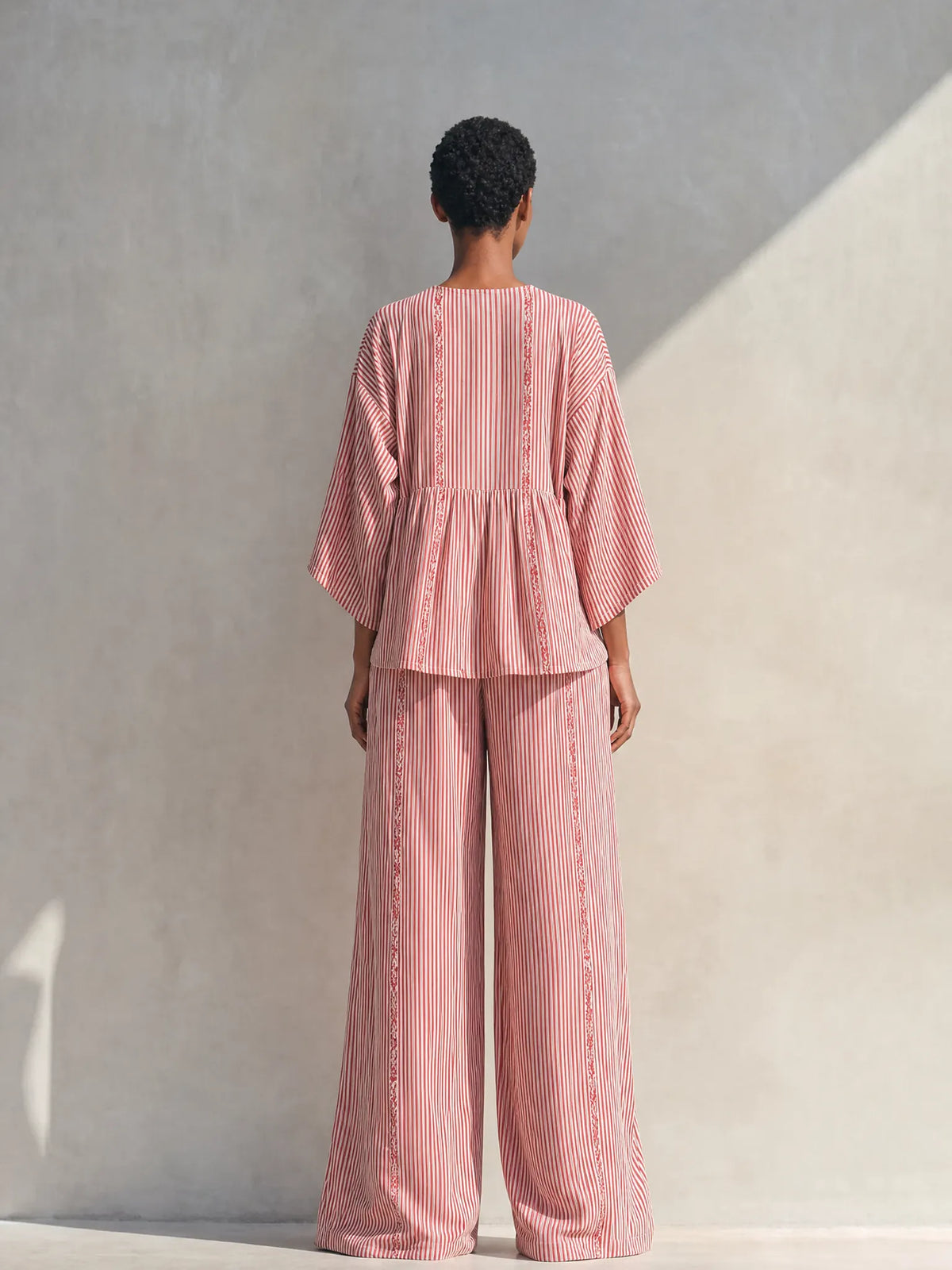 Women's Bohemian Red And White Striped Viscose Blend V-Neck Tie Front Kimono Sleeve Top And Wide-Leg Pants Two-Piece Set MDZ1490G4ZSQ
