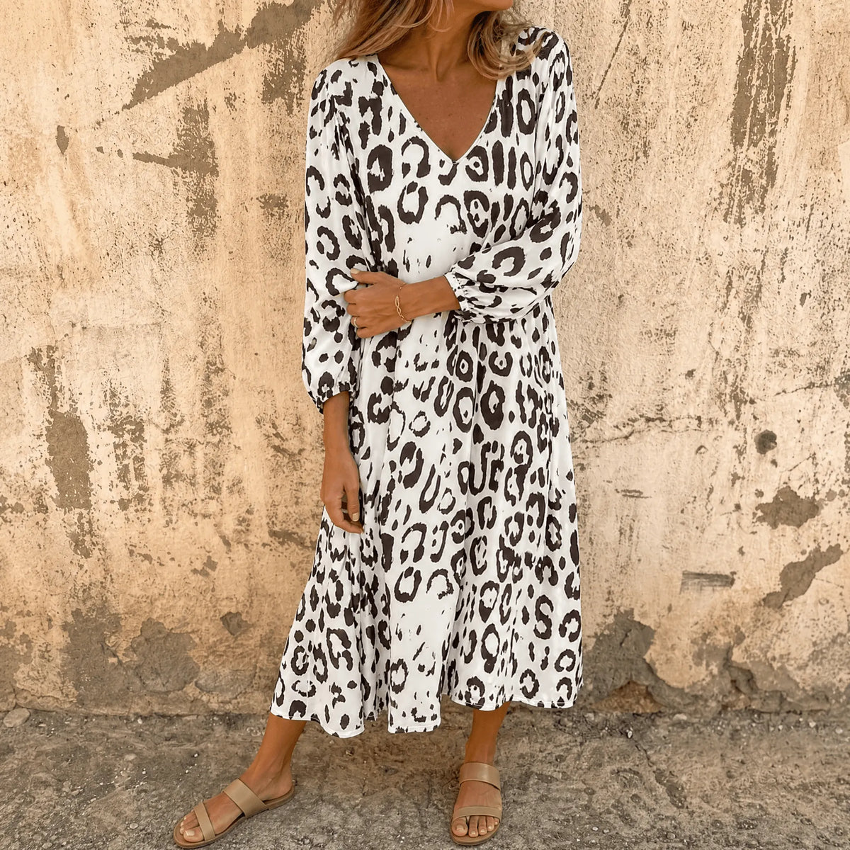 Vivara – Leopard Print V Neck Pocket Dress