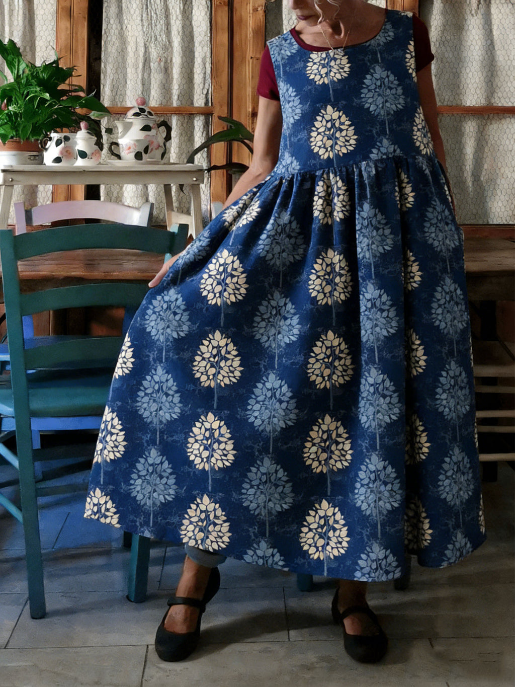 Royal Blue & Gold Leaf Apron