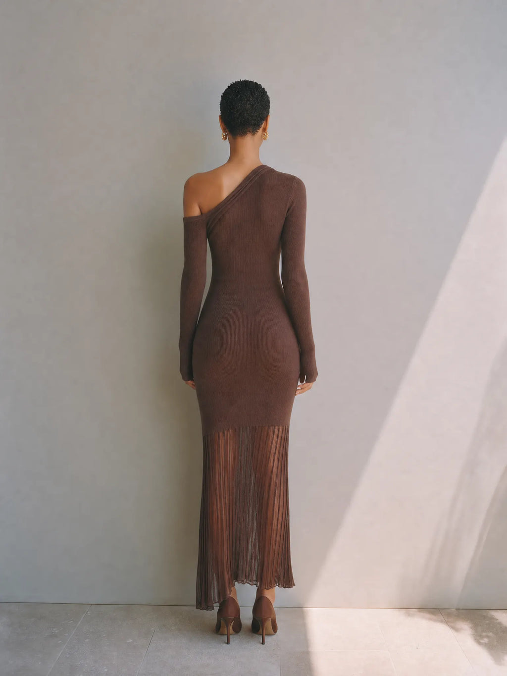 Women's Elegant Chocolate Brown Asymmetric One-Shoulder Ribbed Knit Pleated Maxi Dress MDZ1603G9ZSQ
