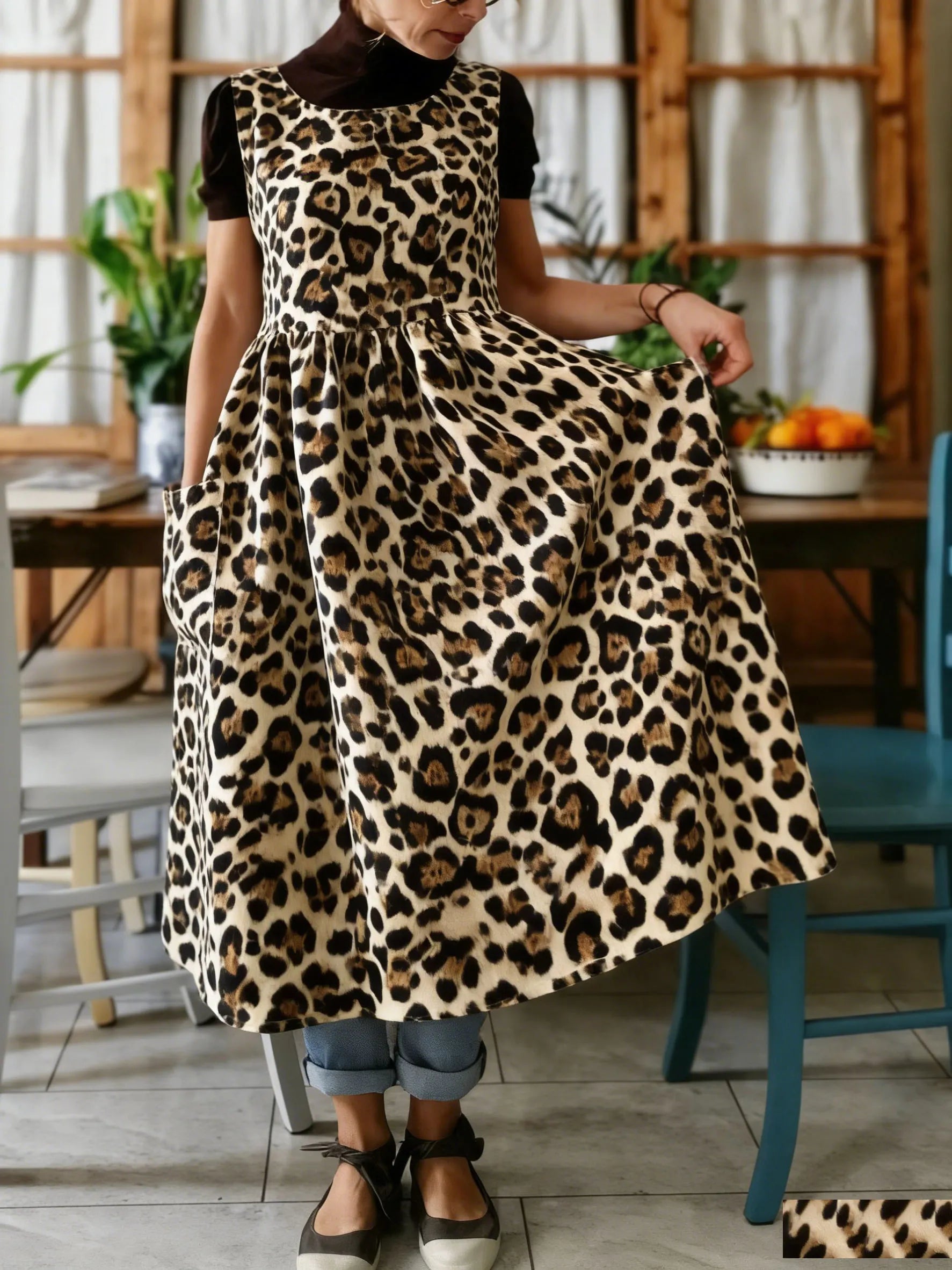 Chic Leopard Print Apron