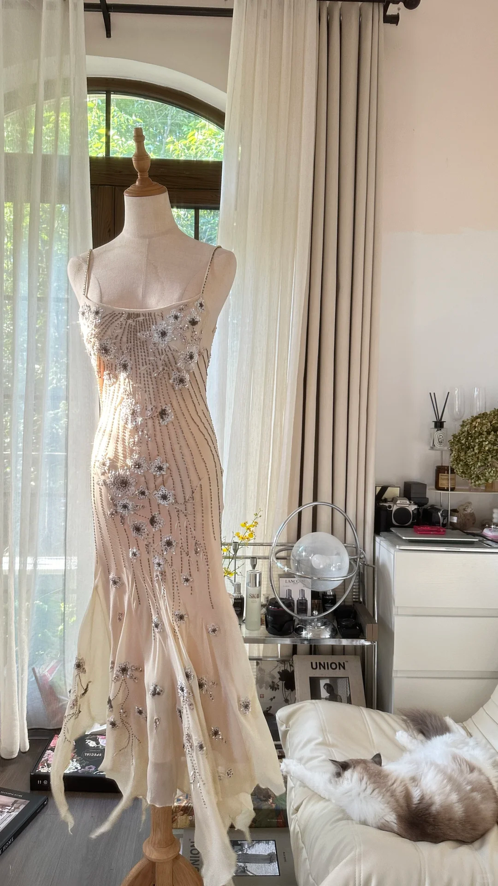 Ivory White Vintage Gorgeous Shiny Fashion Elegant Exquisite Floral Beading Long Chiffon Backless Fairy Ball Gown Evening Dress Birthday/Wedding Guest/Holiday Party Dress Prom Dress Valentine's Day Date Dress 4035