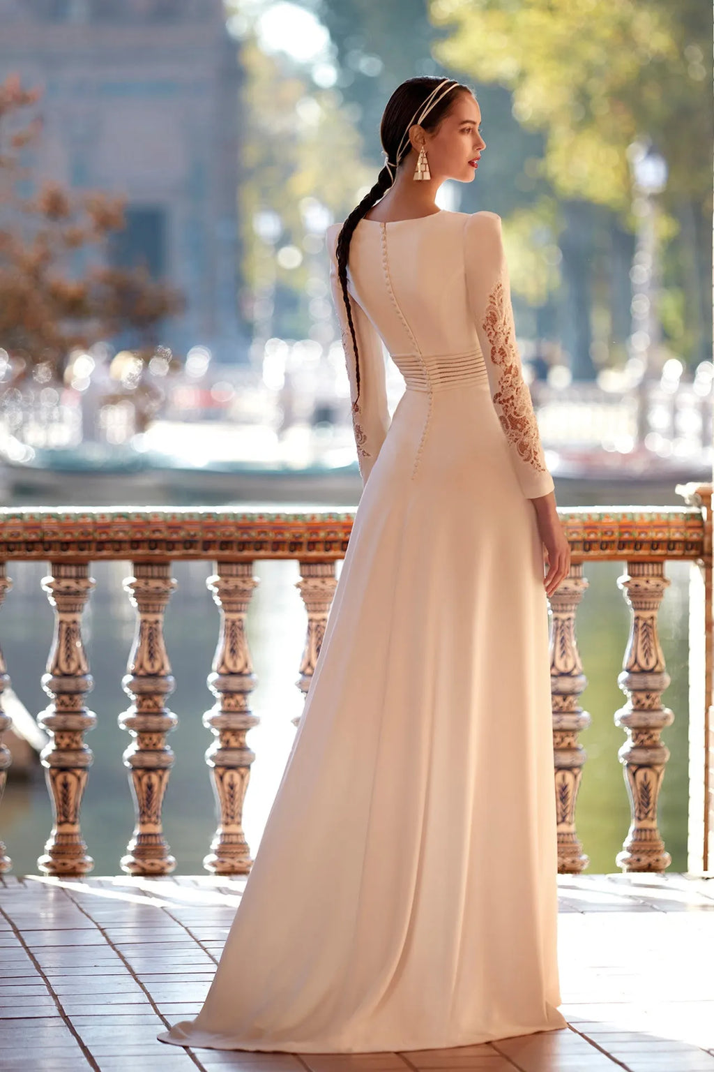 Crepe long sleeves dress with appliques