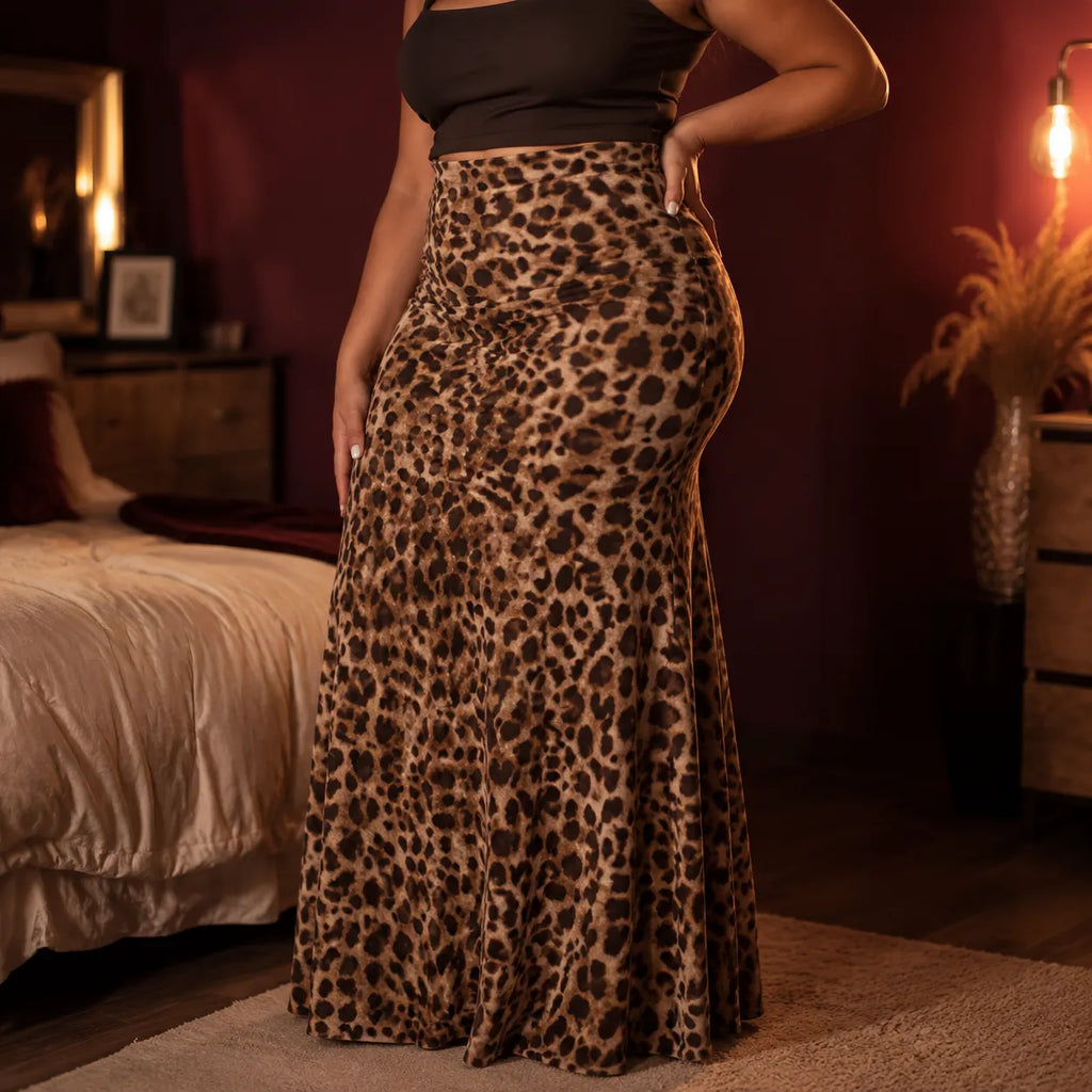 Velora – Women's Curvy-Fit Leopard Print Maxi Skirt