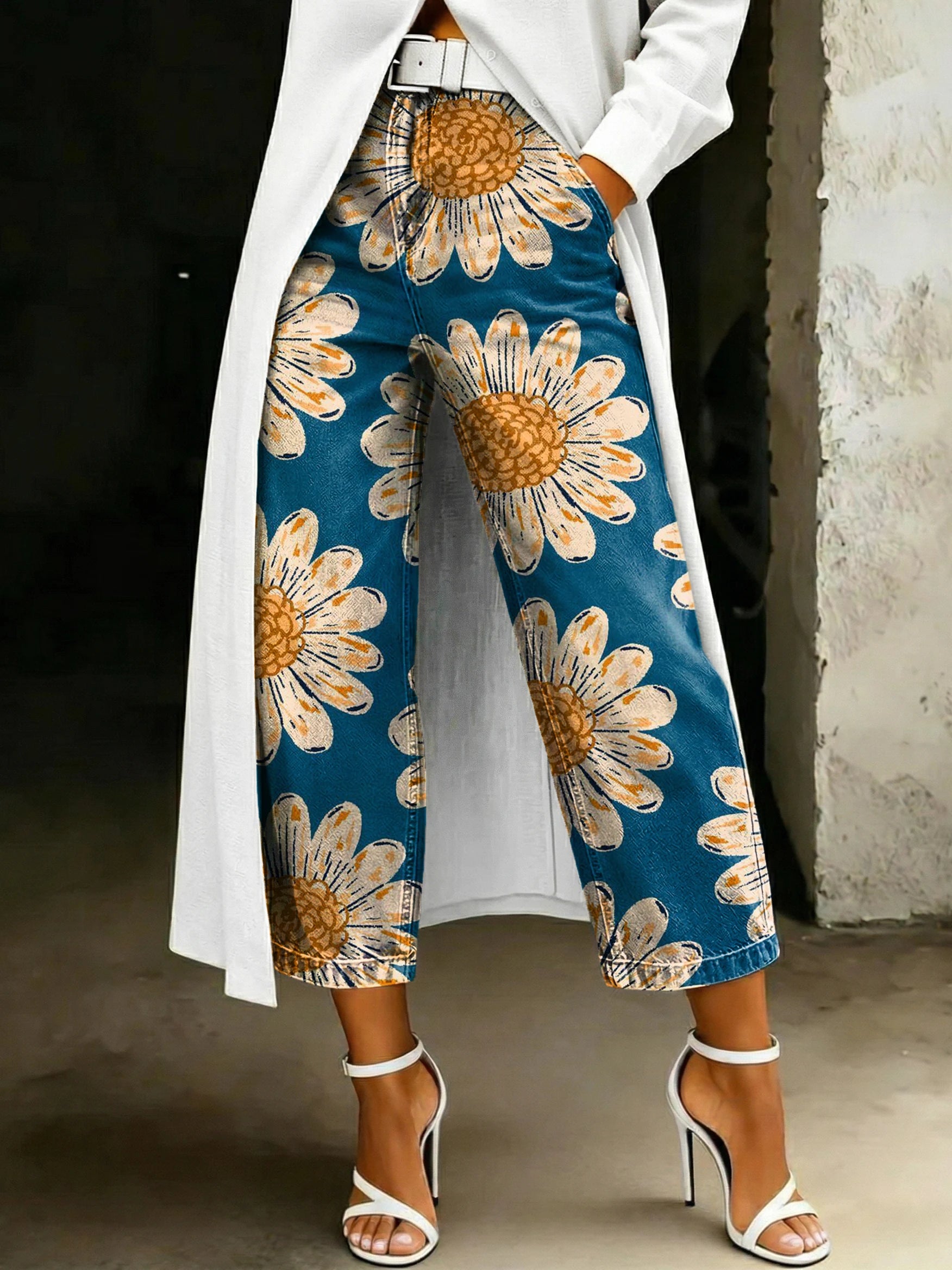 Women's Fashion Vintage Floral Artistic Print Casual Loose-fit Wide-leg Jeans