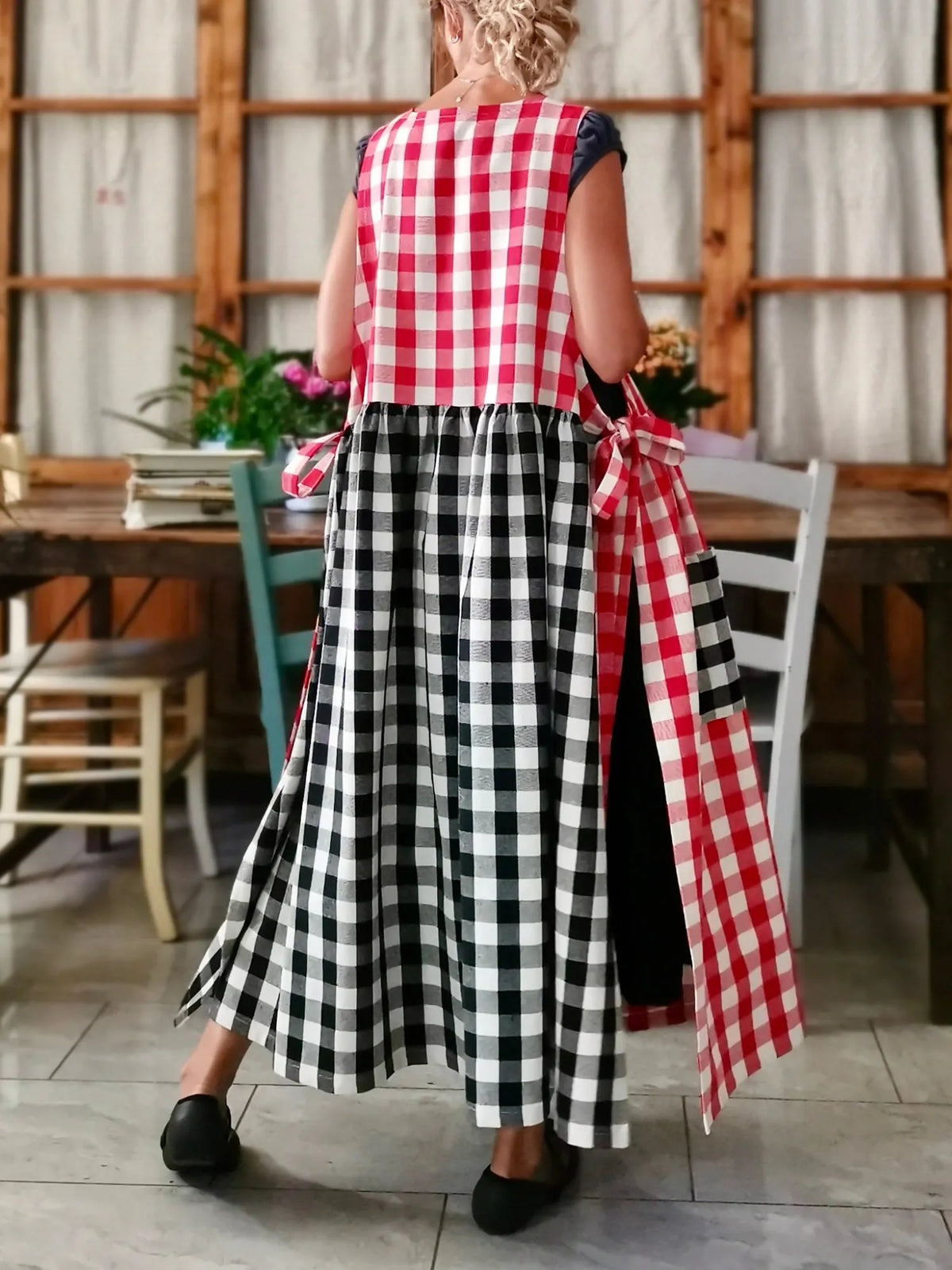 Patchwork Apron with Black and Red Checkered Pattern