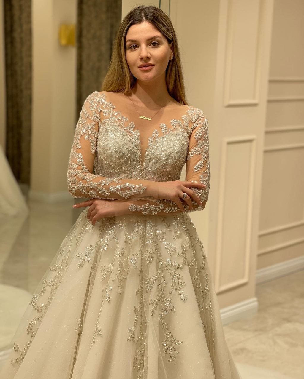 Daisda Elegant Long A-line Lace Appliques Wedding Dress With Sleeves