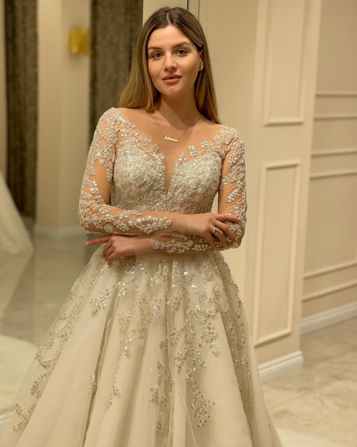 Daisda Elegant Long A-line Lace Appliques Wedding Dress With Sleeves