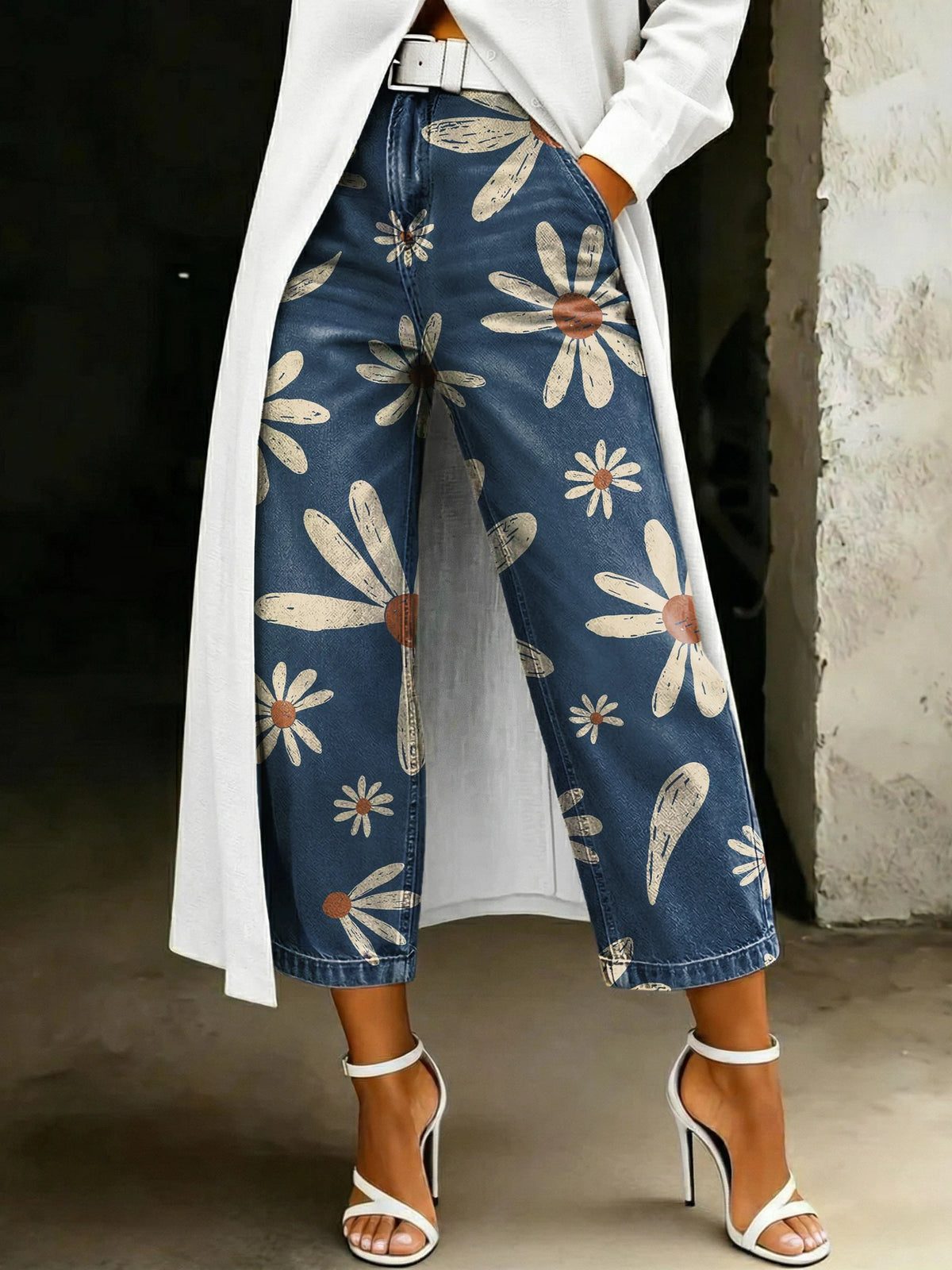 Women's Fashion Graffiti Daisies Art-print Casual Loose-fit Wide-leg Jeans