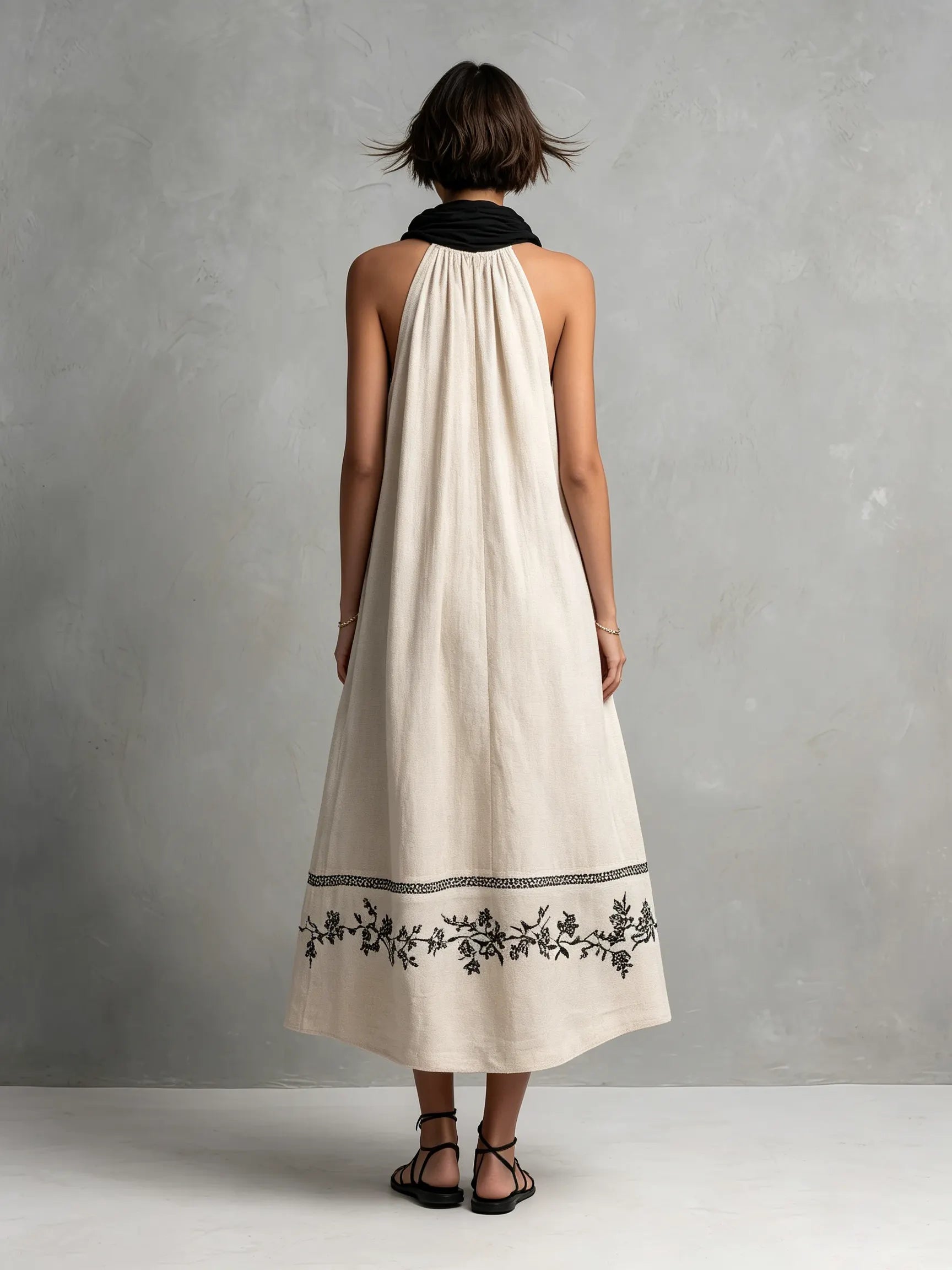Women's Minimalist Color-Block Sleeveless Maxi Dress With Embroidered Hem MDZ3053F9WY