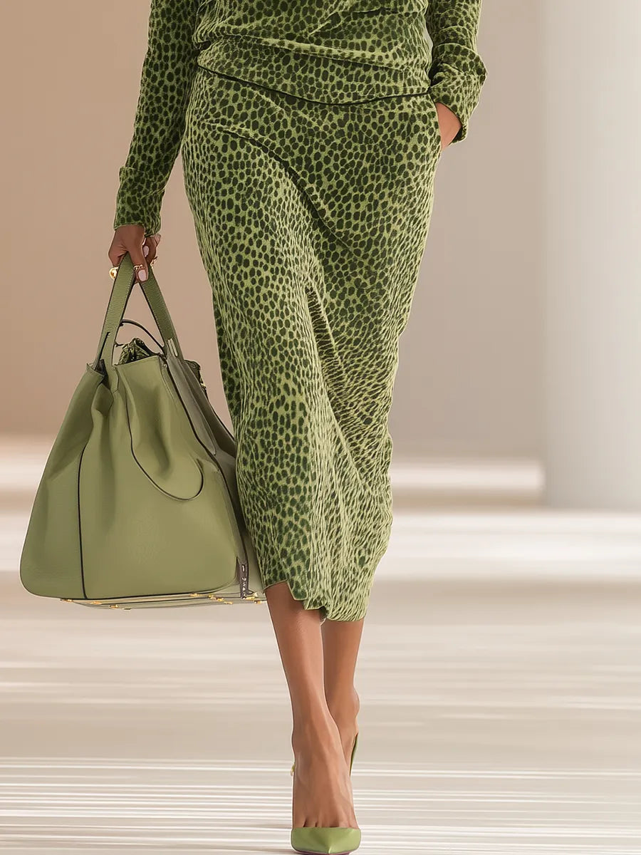 Sports Retro Leopard Print Stand Collar Velvet Top + Skirt Set