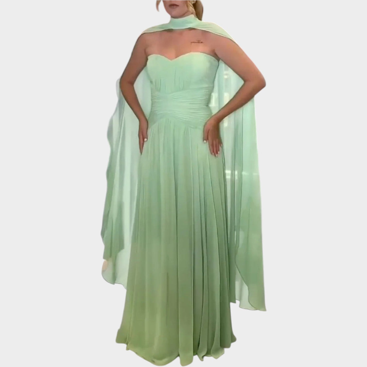 Elegant Strapless Flowing Gown