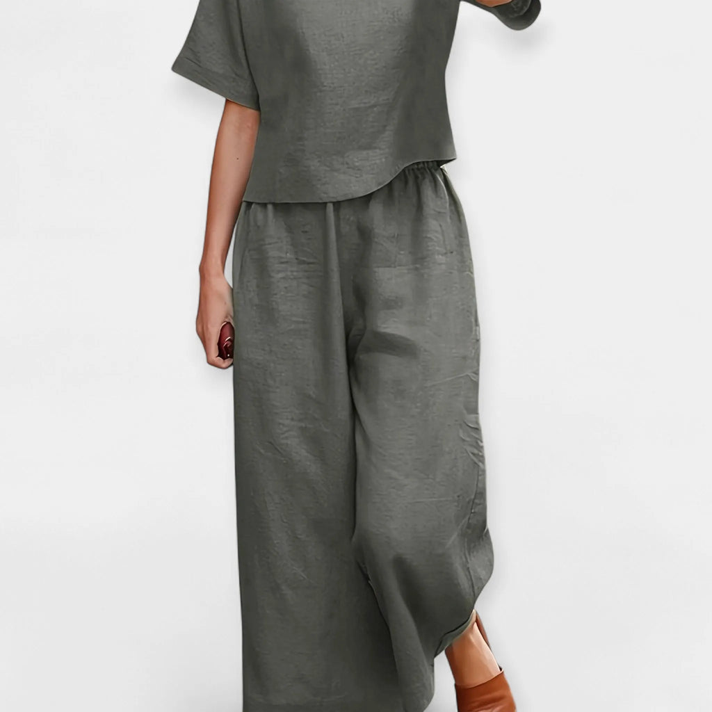 Airy Trouser Set with Short-Sleeved Top