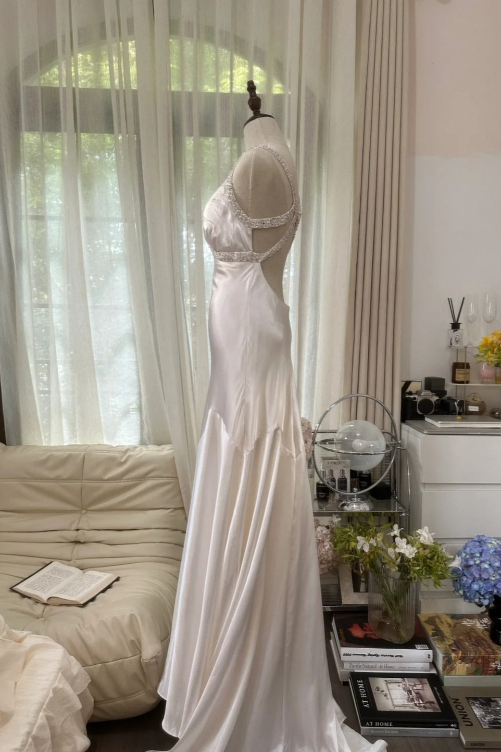 Formal Dress White Satin Spaetti-Strap Beaded Open-Back Train Elegant-Style Wedding Dress