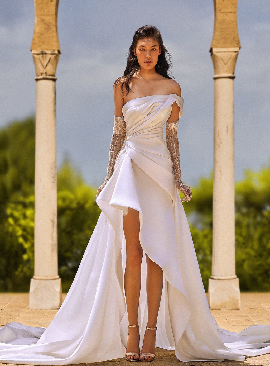 Asymmetrical organza wedding dress with gloves
