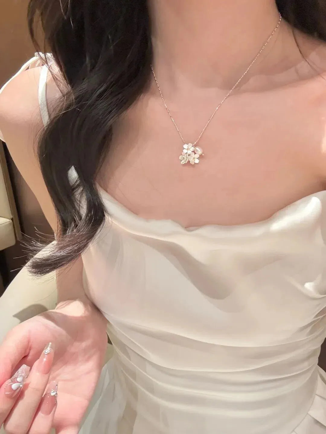 White flower and pearl embellished pendant necklace