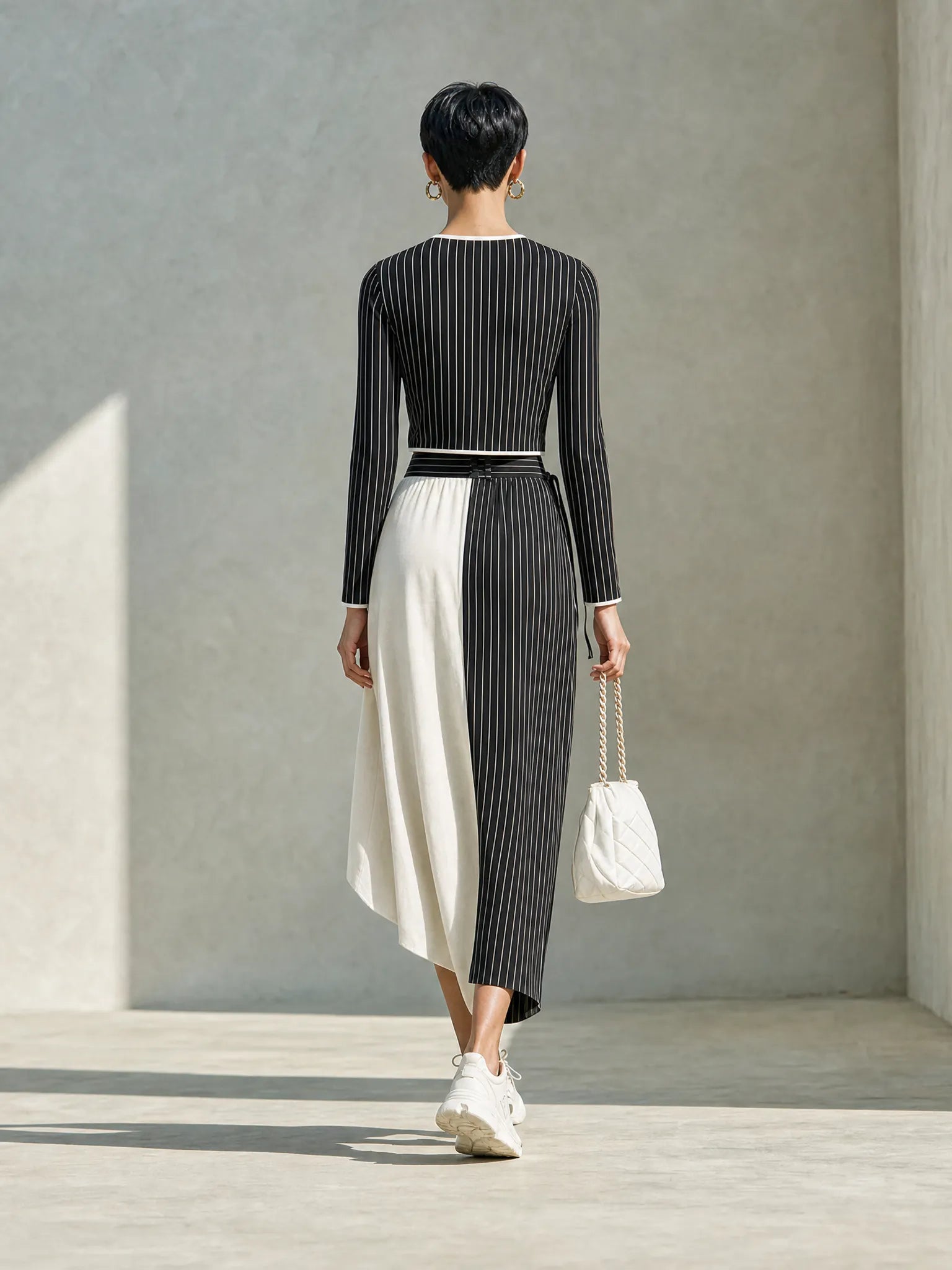 Women's Modern Black And White Pinstripe Knit Round Neck Long Sleeve Cropped Top And Contrast Wide-Leg Pants Two-Piece Set MDZ1436G2ZSQ