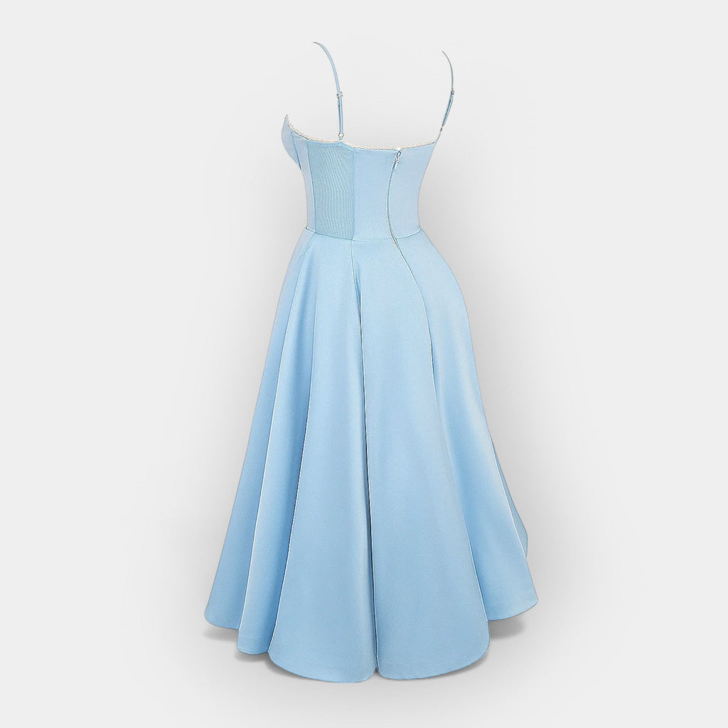 Elegant Midi Dress with Stylish Line