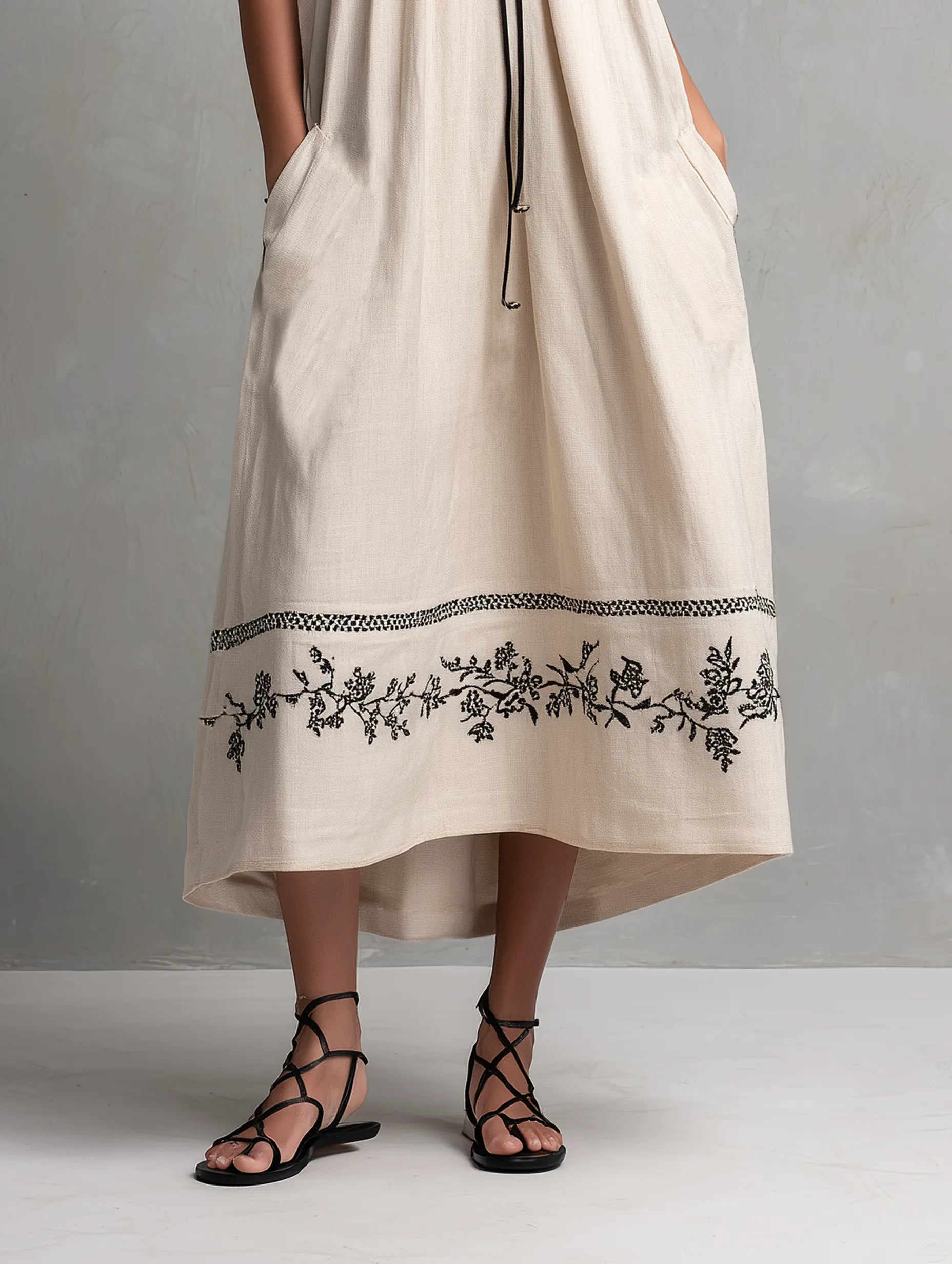 Women's Minimalist Color-Block Sleeveless Maxi Dress With Embroidered Hem MDZ3053F9WY