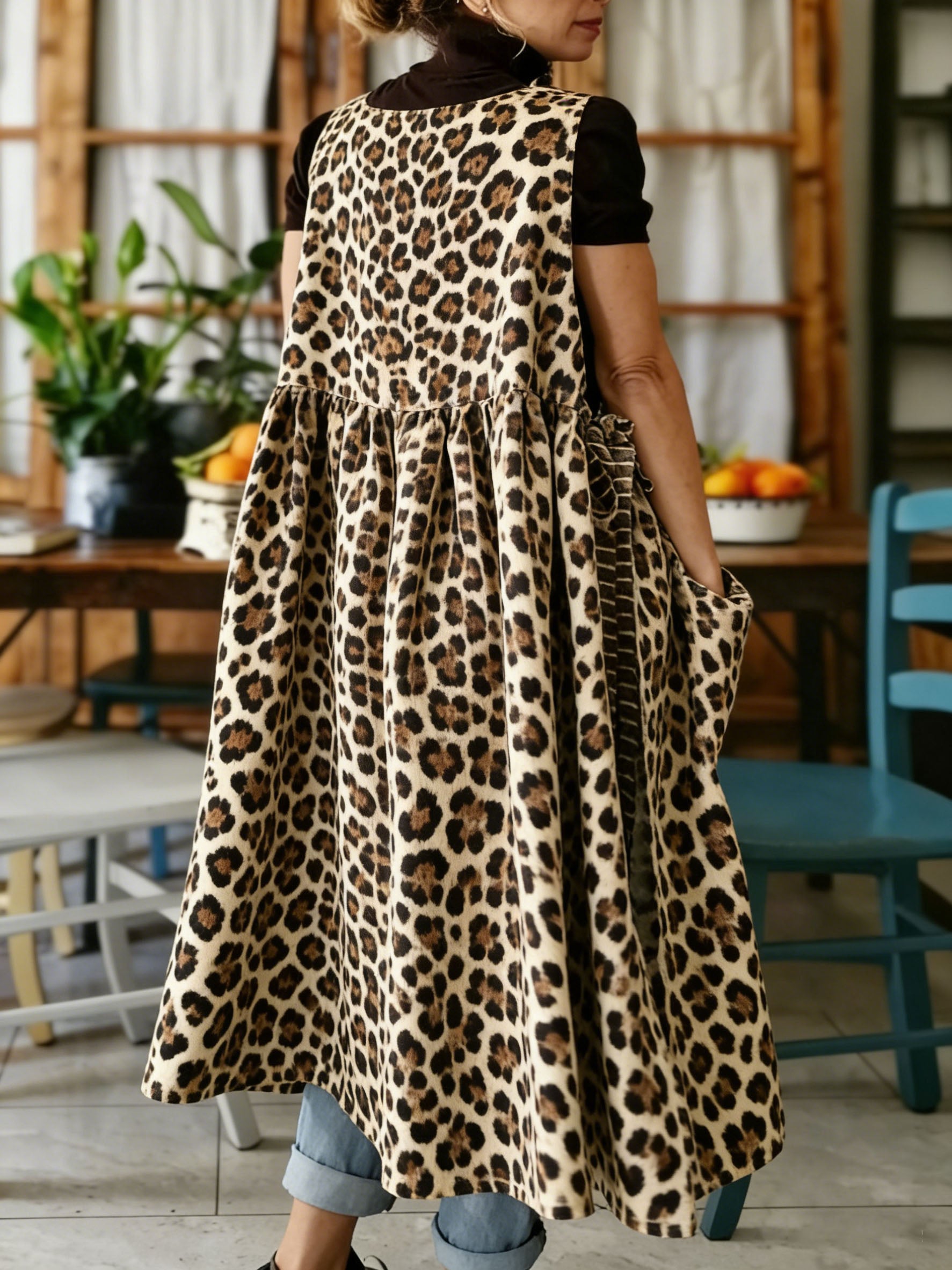 Chic Leopard Print Apron