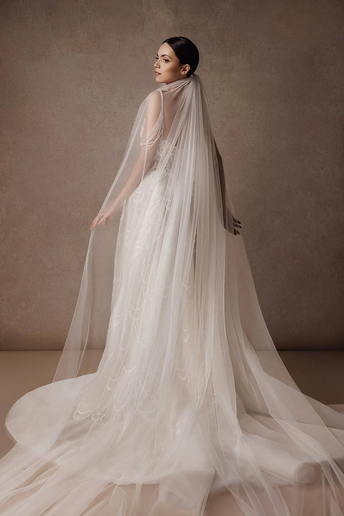Fully embroidered sleeveless wedding dress
