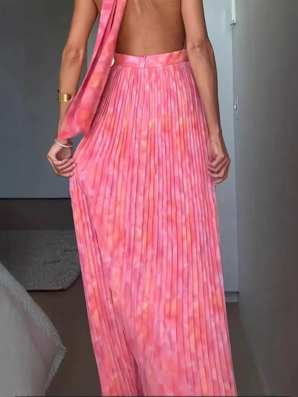 Elegant Halter V Neck Open Back Print Pleated Maxi Dress