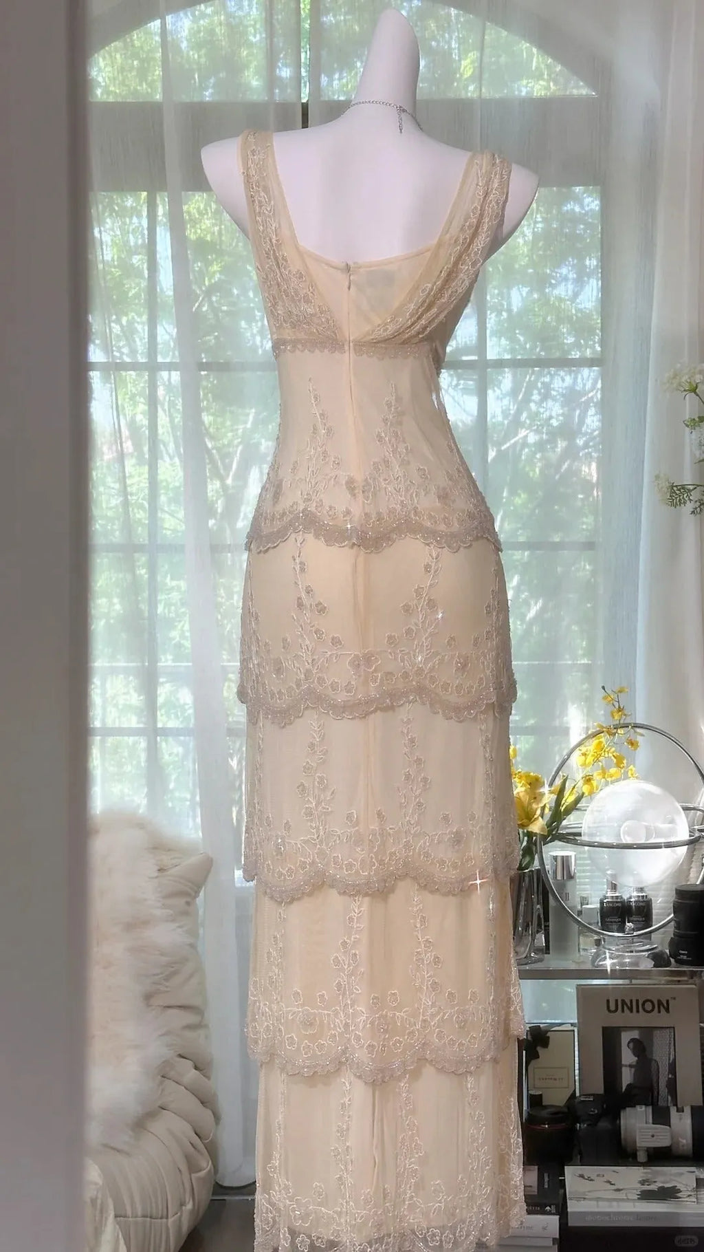 Cream Yellow V Neck Exquisite Beaded Lace Long Chiffon Tulle Ball Gown Evening Gown Wedding Party Gown Prom Gown Graduation Date Gown