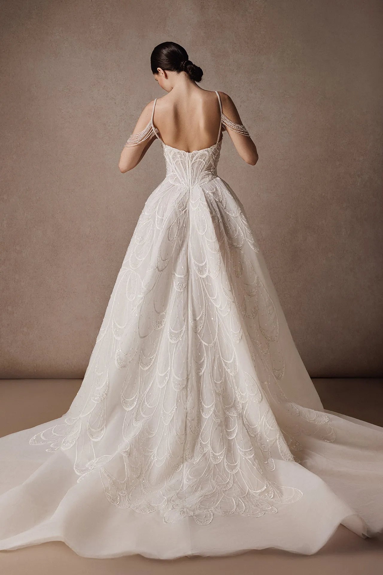 Fully embroidered sleeveless wedding dress