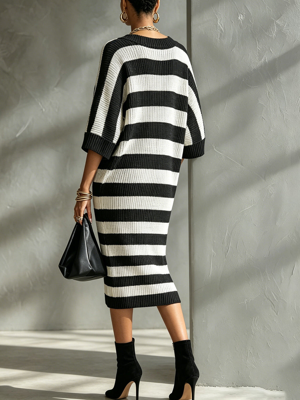 Black And White Striped Knit Midi Dress With V-Neck And Half Sleeves