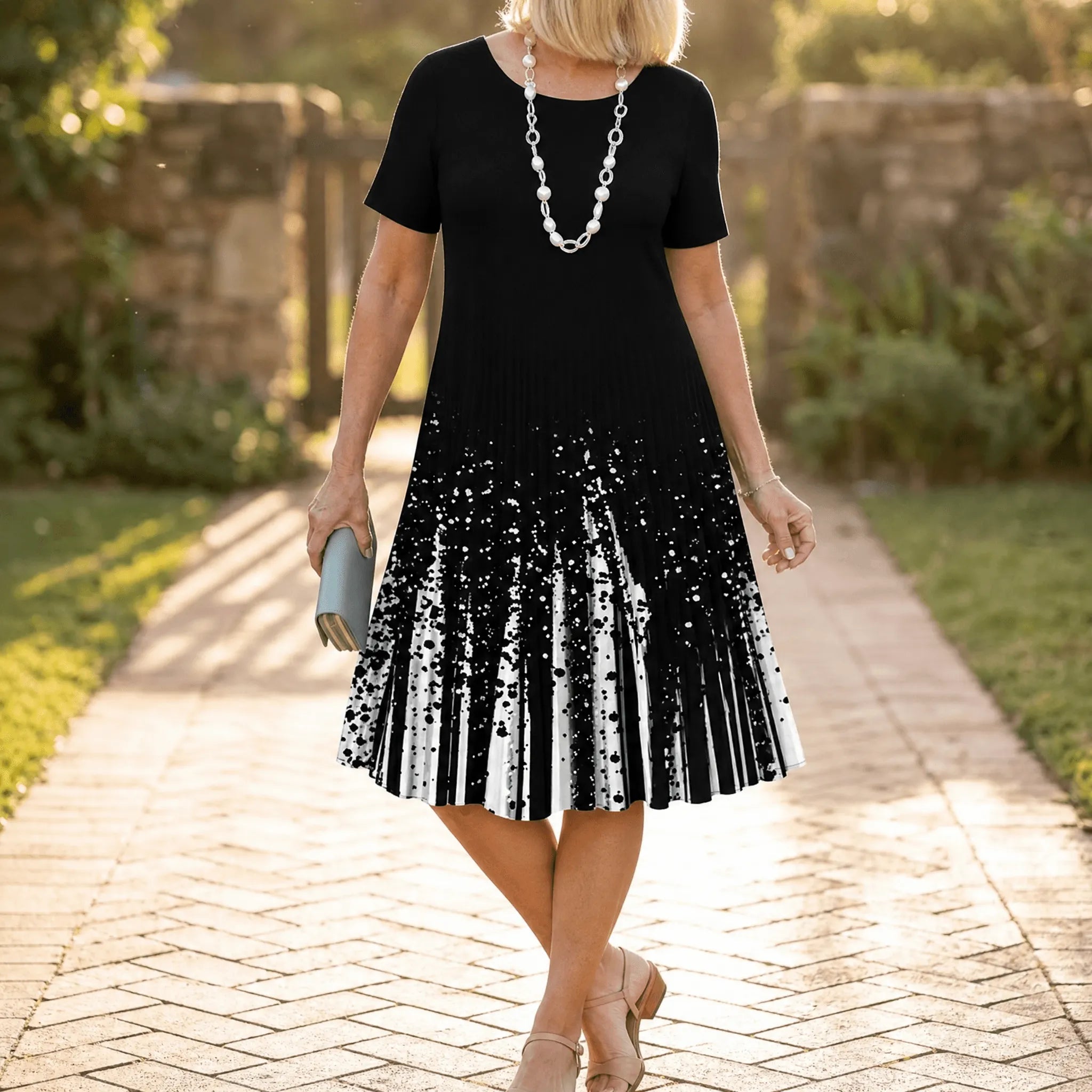 Vivara – Women's pleated gradient print dress