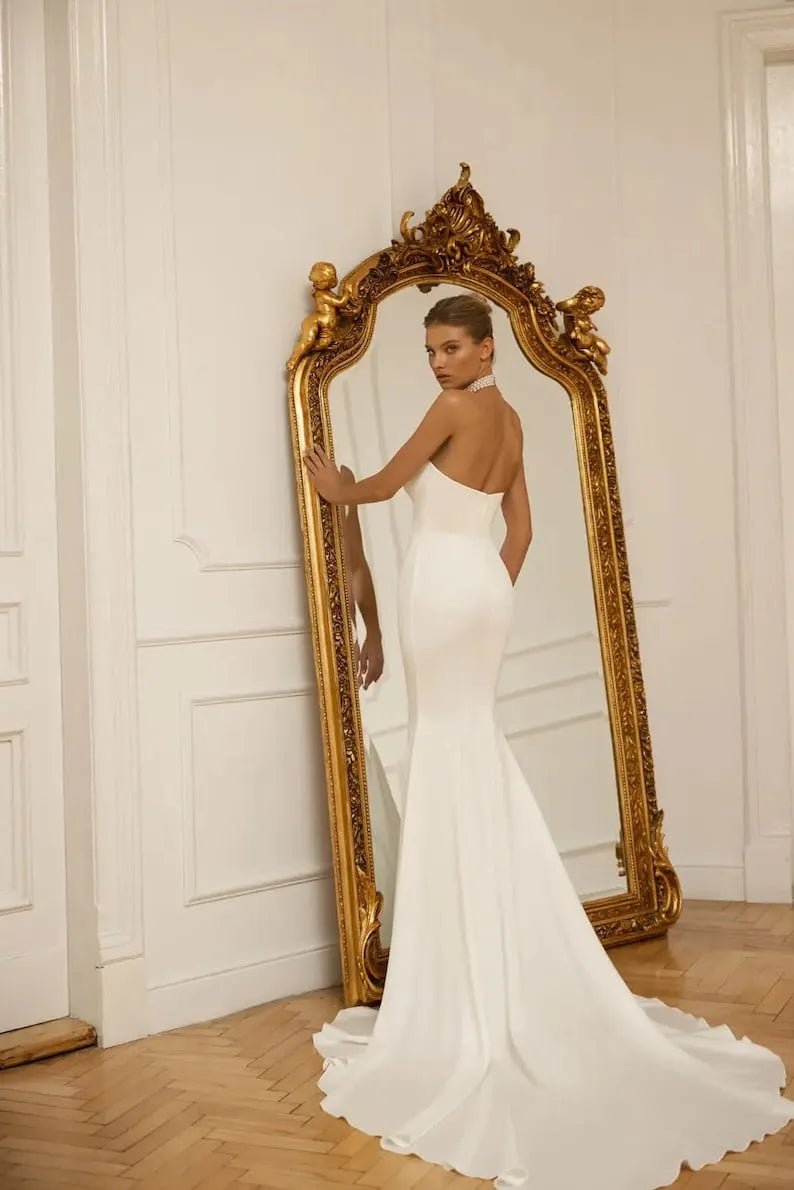 luxurious sleeveless mermaid wedding dress with scoop neck embroidered with 3D white flowers,with silk main material.