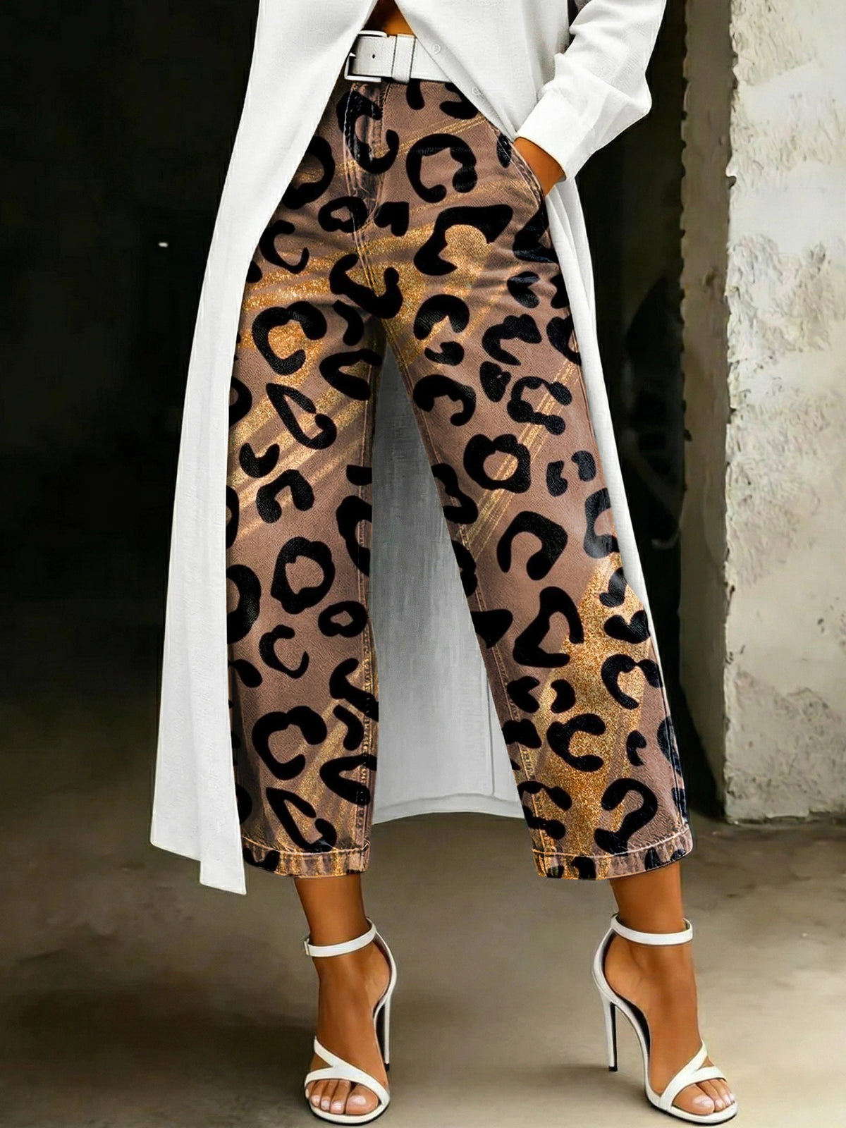 Women's Fashion Graffiti Leopard Print Artistic Print Casual Loose-fit Wide-leg Jeans
