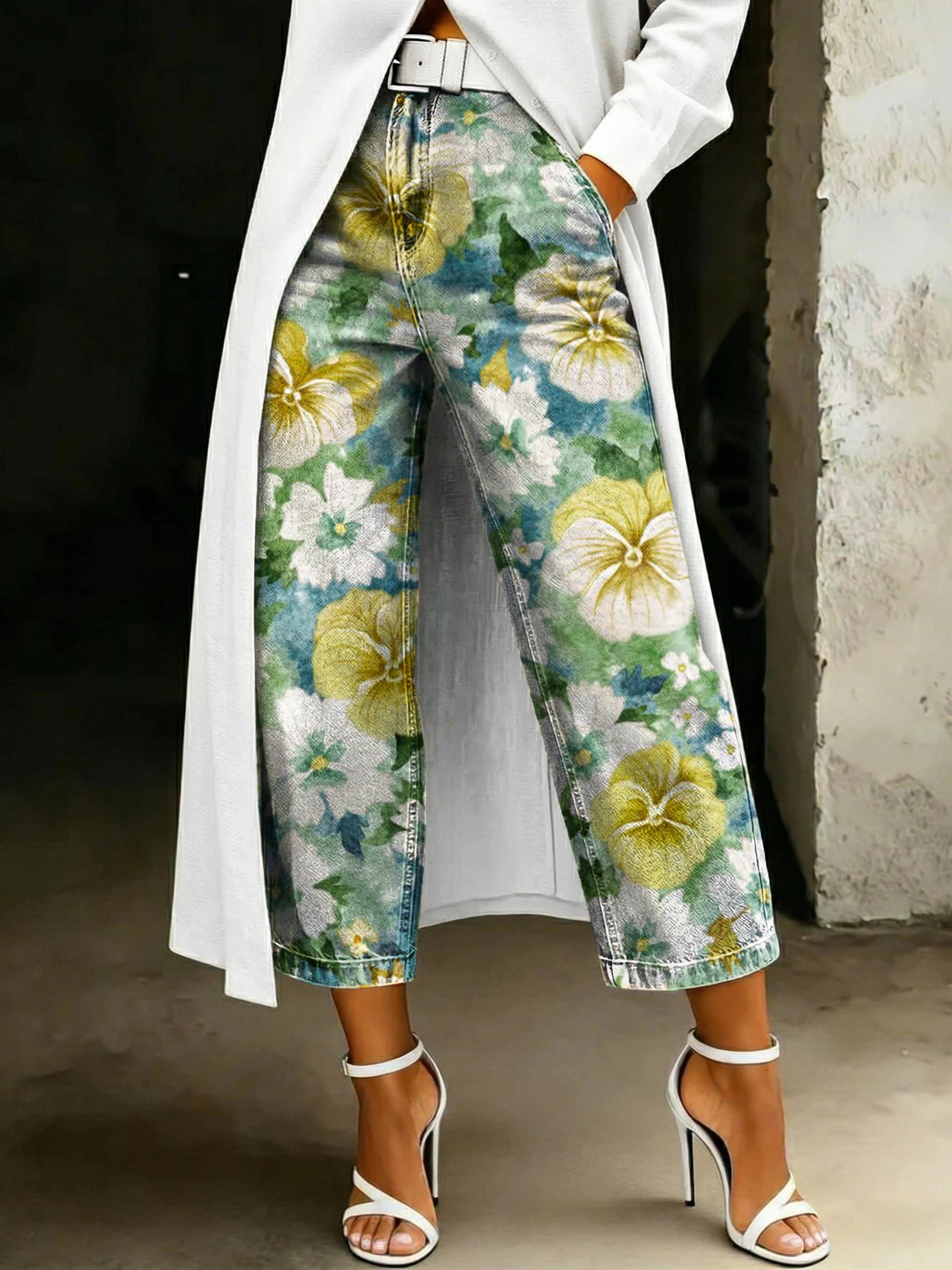 Women's Fashion Ethnic Floral Artistic Print Casual Loose-fit Wide-leg Jeans