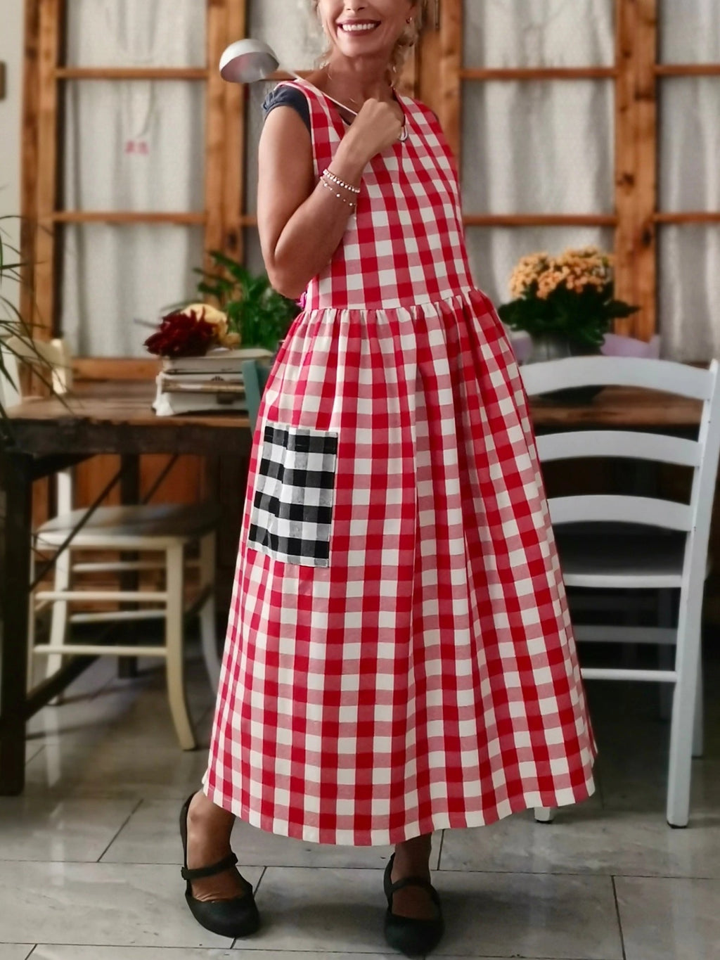 Patchwork Apron with Black and Red Checkered Pattern