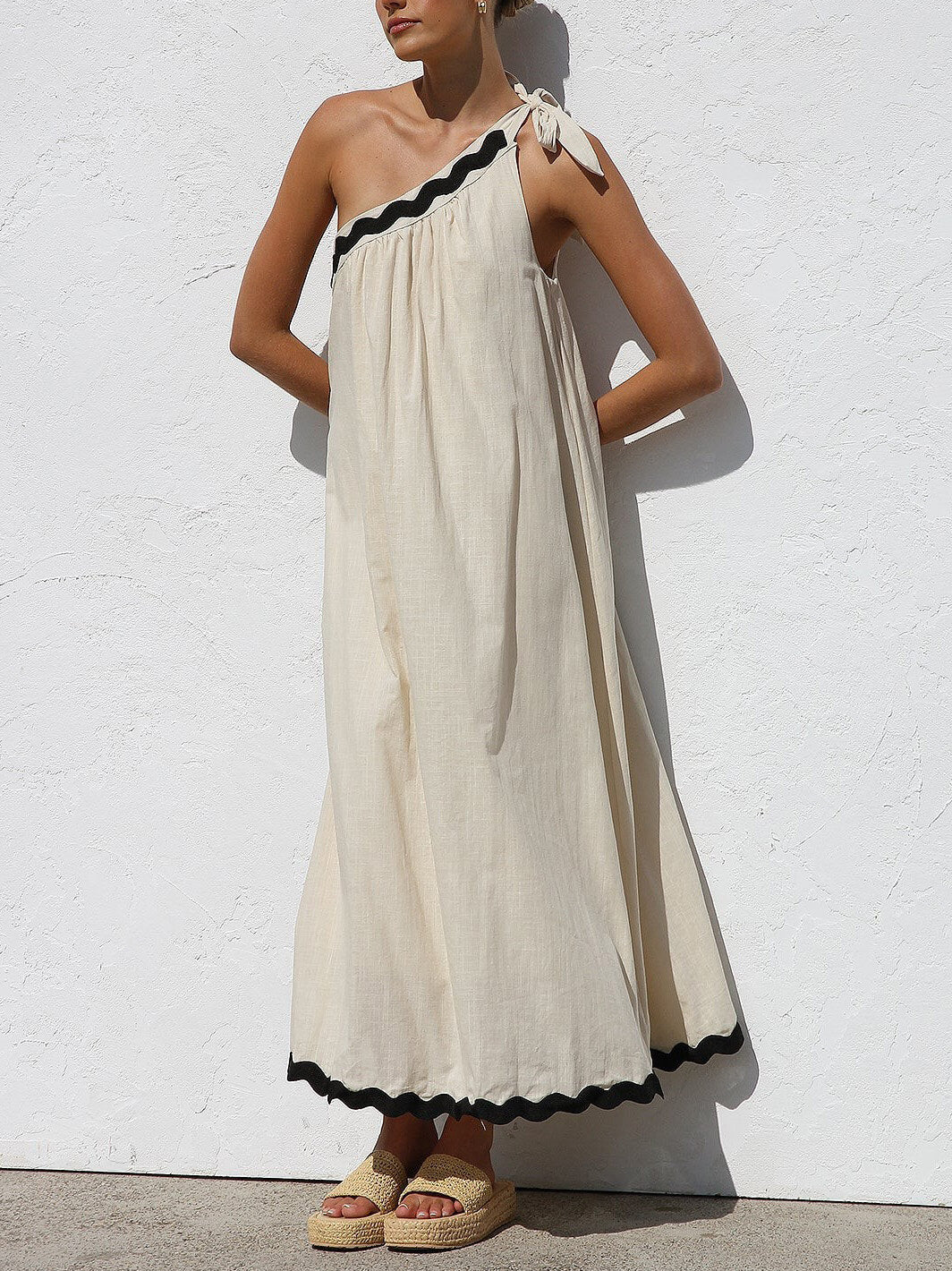 Classic Contrast Lace One-shoulder Spaghetti Strap Midi Dress