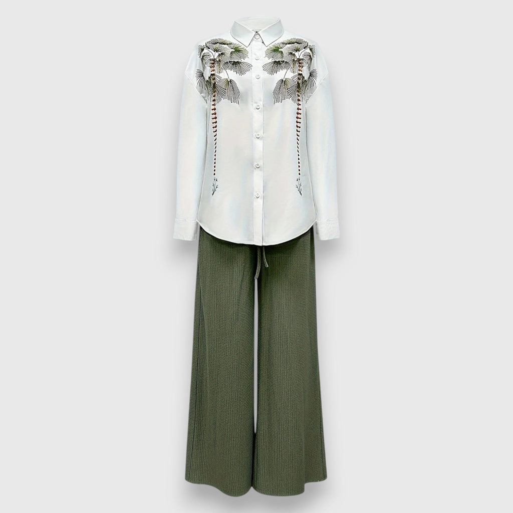 Set with Two-Tone Style