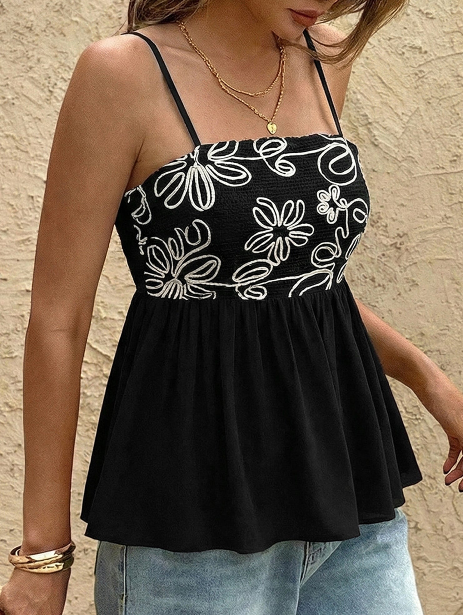 Embroidered Strapless Tank Top_CWTTSL00249