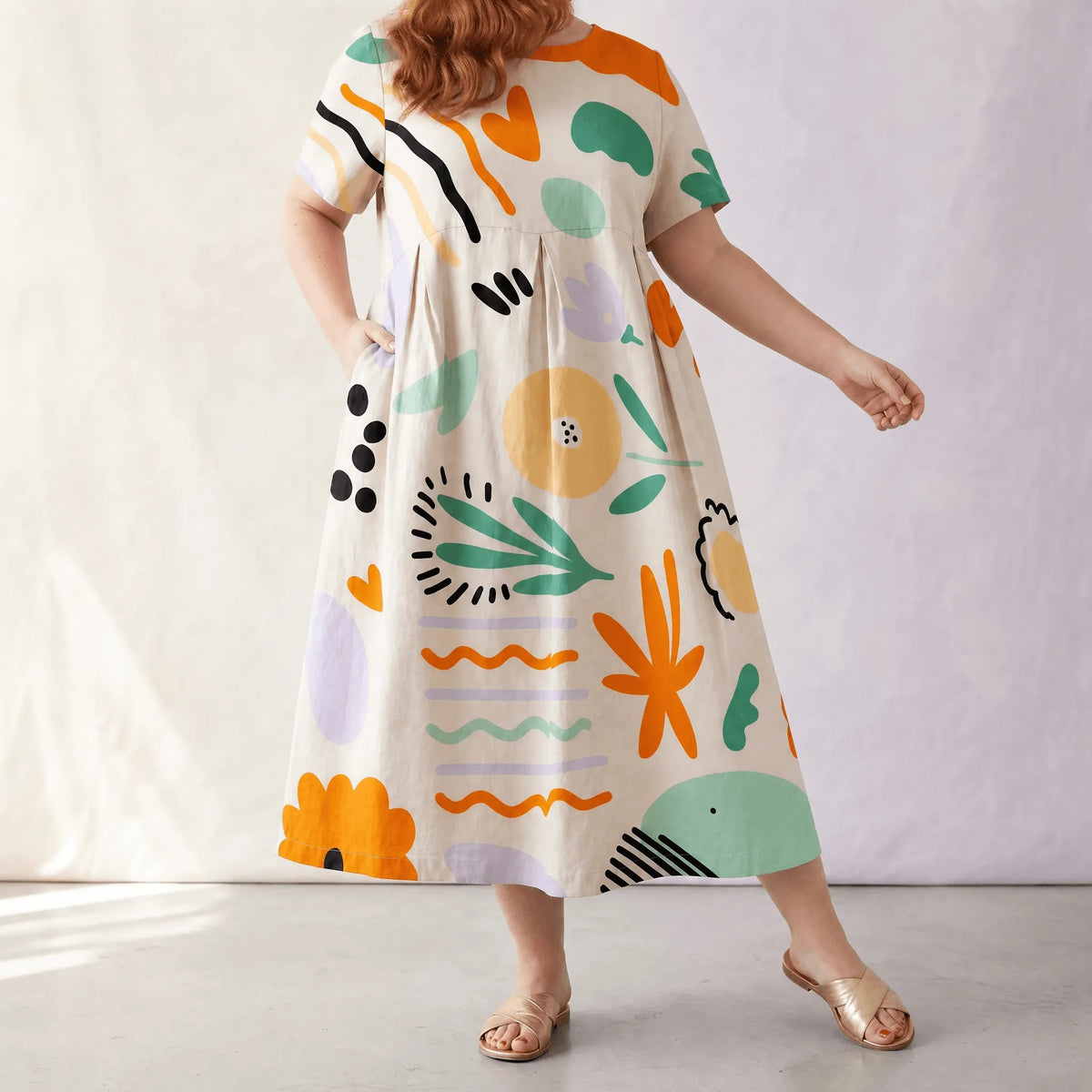 Luna – Women's Artsy Print Plus-Size Midi Dress