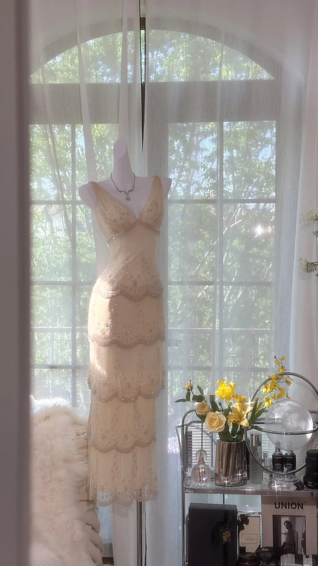 Cream Yellow V Neck Exquisite Beaded Lace Long Chiffon Tulle Ball Gown Evening Gown Wedding Party Gown Prom Gown Graduation Date Gown